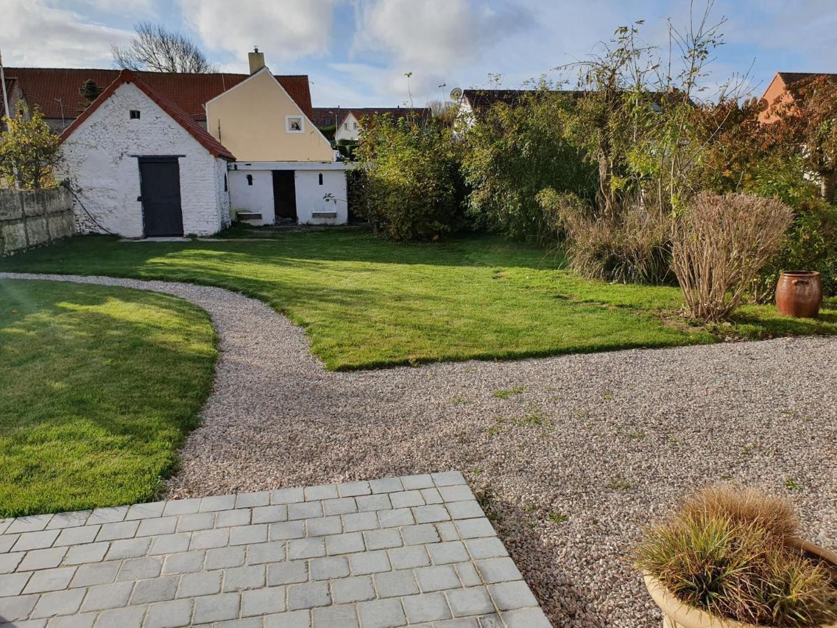 Vintage Holiday Home In Escalles With Garden Экстерьер фото